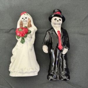 Day Of The Dead Bride & Groom Salt & Pepper Shakers Set Cracker Barrel